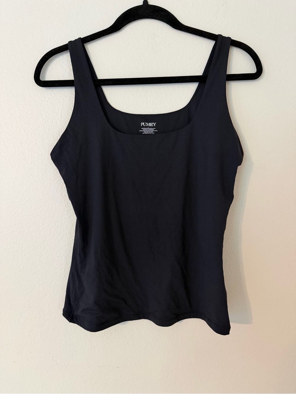 Pumiey Black Scoop Neck Tank Top